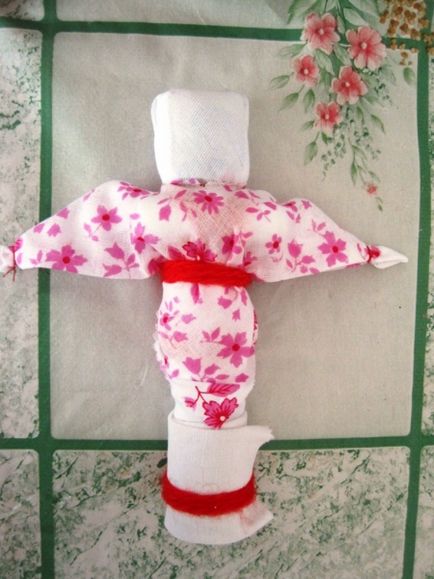 Руски народни кукла stolbushka с ръцете си от тъкани