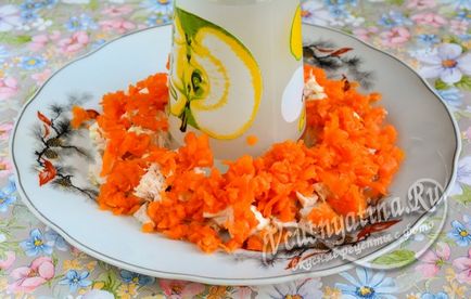 Салата - гранат гривна - Пиле Рецепта с гъби, сирене и сушени сини сливи