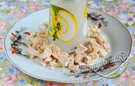 Салата - гранат гривна - Пиле Рецепта с гъби, сирене и сушени сини сливи