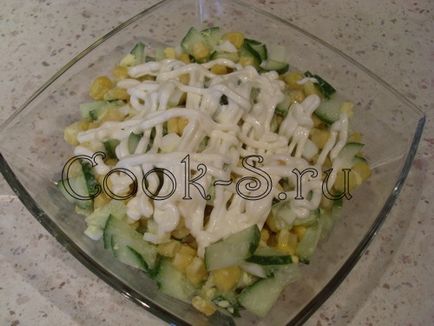 Салата с царевица и краставици - стъпка по стъпка рецепта със снимки, салати