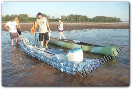 Домашна лодка, изработена от пластмасови бутилки - всичко от себе си - сайт на Homebrew и домашно приготвени продукти