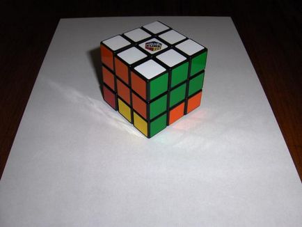 Монтаж куб на Рубик, друга странност