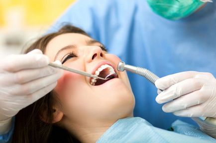 Мечта за стоматология за избелване, премахване запечата или вграждане изкуствен