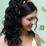 Сватбена прическа с косата си естествено красива, модерен