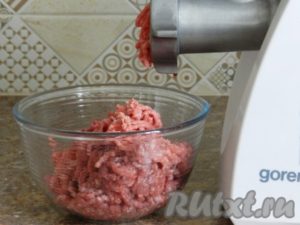 Свинско задушено с домати и чушки - подготовка стъпка по стъпка със снимки