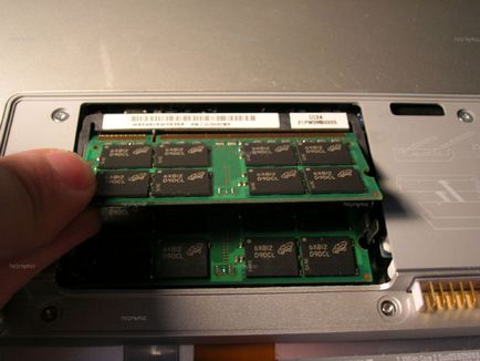 Инсталиране на допълнителна памет на лаптоп