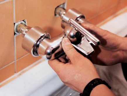 Инсталирайте кранче в последователността баня на строителството, ремонт и дизайн на банята