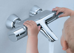 Инсталирайте кранче във ваната с ръцете си, особено инсталация и видео