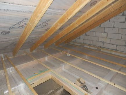 Топлоизолация на тавана в къщата със студена покрив от както в частния, и къщата от вътре, можете по-добре си