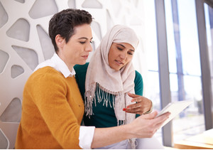 Научете се на арабски език - жена и ден