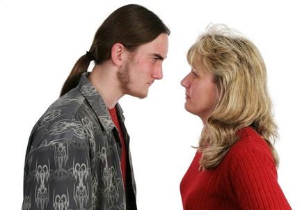 син Възрастен обижда майка си какво да правя, семейно щастие