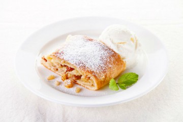 Ябълков щрудел рецепта и снимка на сайта на всичко за десерти