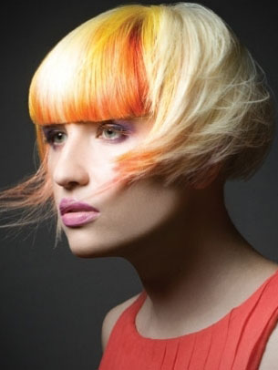 Bright цвят на косата в тенденцията, тъй като е за да спаси група от прически и грижа за косата