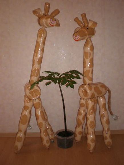 Thoughtful жираф от пластмасови бутилки