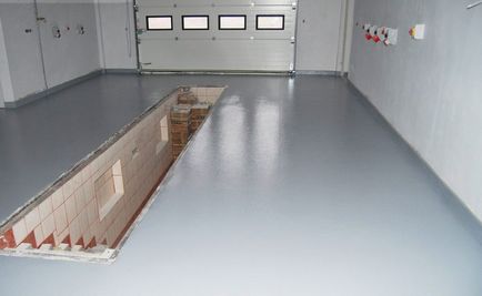 Наливане на бетон гараж етаж в процес на подготовка и създаване на технология