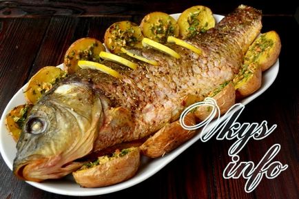 Печена риба с картофи в рецептата на фурна със снимка