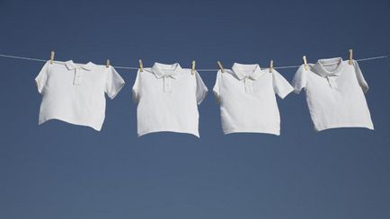 Жълтите петна по бели дрехи като на дисплея, премахване, изтриване, за да се измие бяла риза