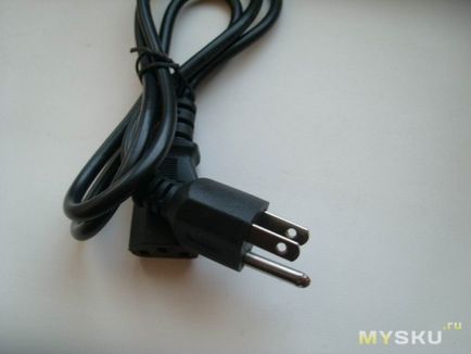 Адаптер, за да свържете идни и SATA устройства чрез USB-порт на магазина