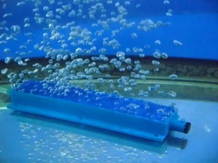 Аерация на водата в аквариума осигуряват кислород рибите