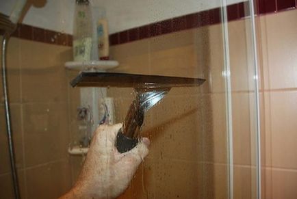душ за измиване, средствата от сапун и вар, фото и видео