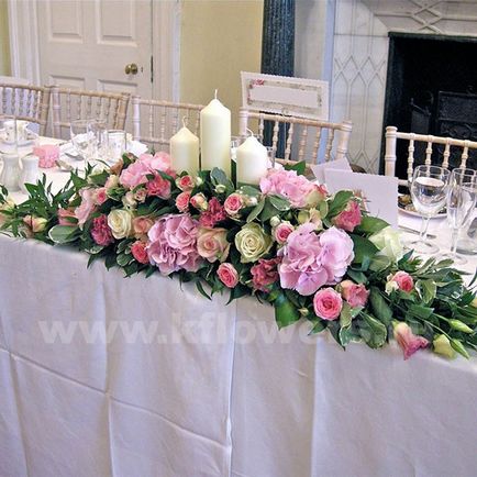 Цветя на масата на сватба - оригинални цветен режим