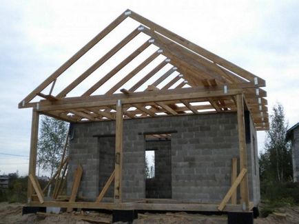 Къща на сгурия блок полза етапи на строителството - фото и видео