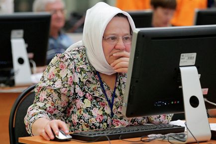 Как да научите баба да работят с компютър - от къде да започна