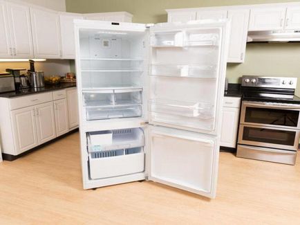 Как да надхвърлят вратата на хладилника Indesit стъпка по стъпка