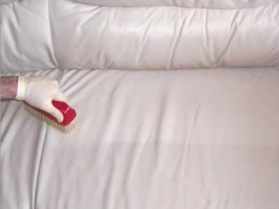 Как да се почисти диван от плат от петна и замърсявания като у дома си, без развод