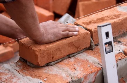 Как да направим основите на зидани зидарии, kladka kirpicha