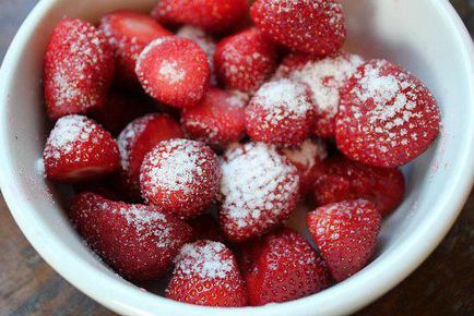 Как да замрази ягоди със захар на видео зимата