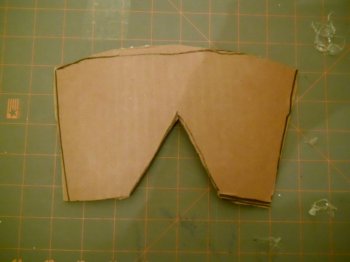 Как да направите желязо Каска от картон