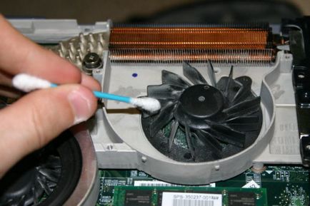 Как да смажете охладителя (фен) на компютъра, как да се разглоби използва грес