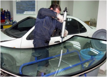 Както и с ръцете си поставете стъкло avtomobilyaautoremka - ремонт на автомобили