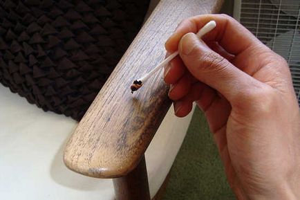 Как да премахна малки драскотини с мебели и врати