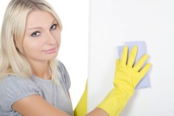 Как да премахнете мухъл от стените, пода или тавана