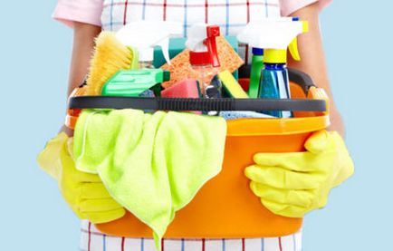 Как да премахнете изсъхналата боя от дрехи до дома от измиване
