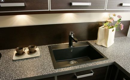 Как да инсталирате мивката в кухнята с ръцете си, как да се създаде една мивка фактура