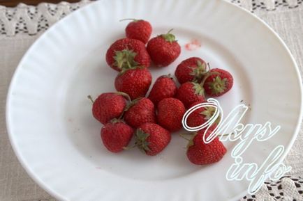 Как да замрази ягоди през зимата у дома