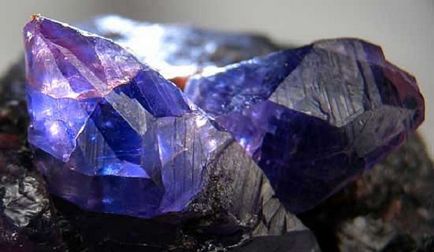 Sapphire каменни магически свойства, снимки, интересуващи се от хороскопа