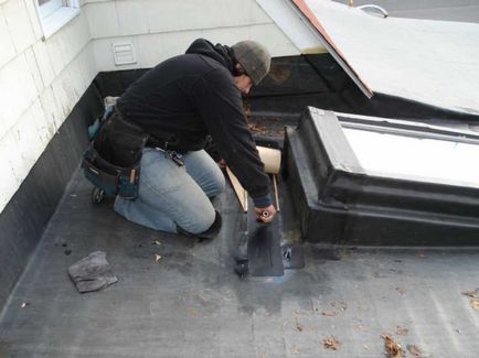 Основен ремонт на мека покривни технологии със собствените си ръце, прогнозата за ремонт през зимата