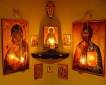 Какво попада дома икона на Божията Майка - това означава знак за отговор на свещеника