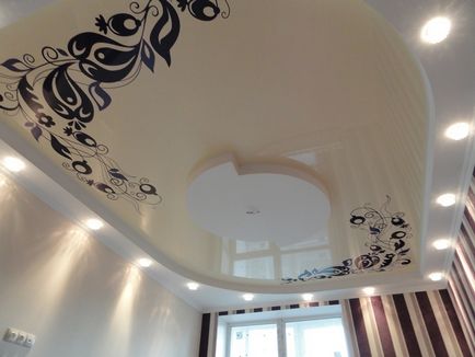 Опънати тавани в хол картина дизайн спалнята, на две нива за 18 кв м, в лъскава