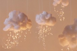 Облаци на тавана с неговите техники ръце производство (ръце) Облаци на тавана с неговите ръце методи за вземане на