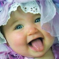 Защо новородено дете стърчи езика си