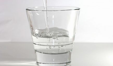 Често срещани заблуди за вода като питейна вода и за