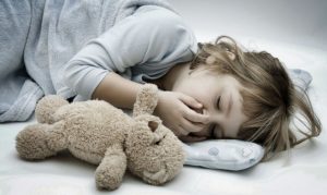 Дете хърка в съня си през нощта и не сополи и Коморовски, отколкото лечение
