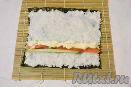 Rolls със сьомга и краставица - рецепта със снимка