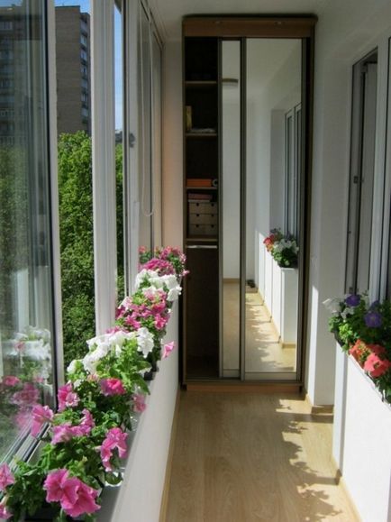 опции Гардероб балкон дизайн, материали и дизайн, къща мечта