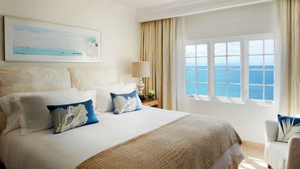 Спални с изглед към морето